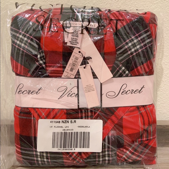 Victoria’s Secret shimmer flannel PJ set - Picture 14 of 16